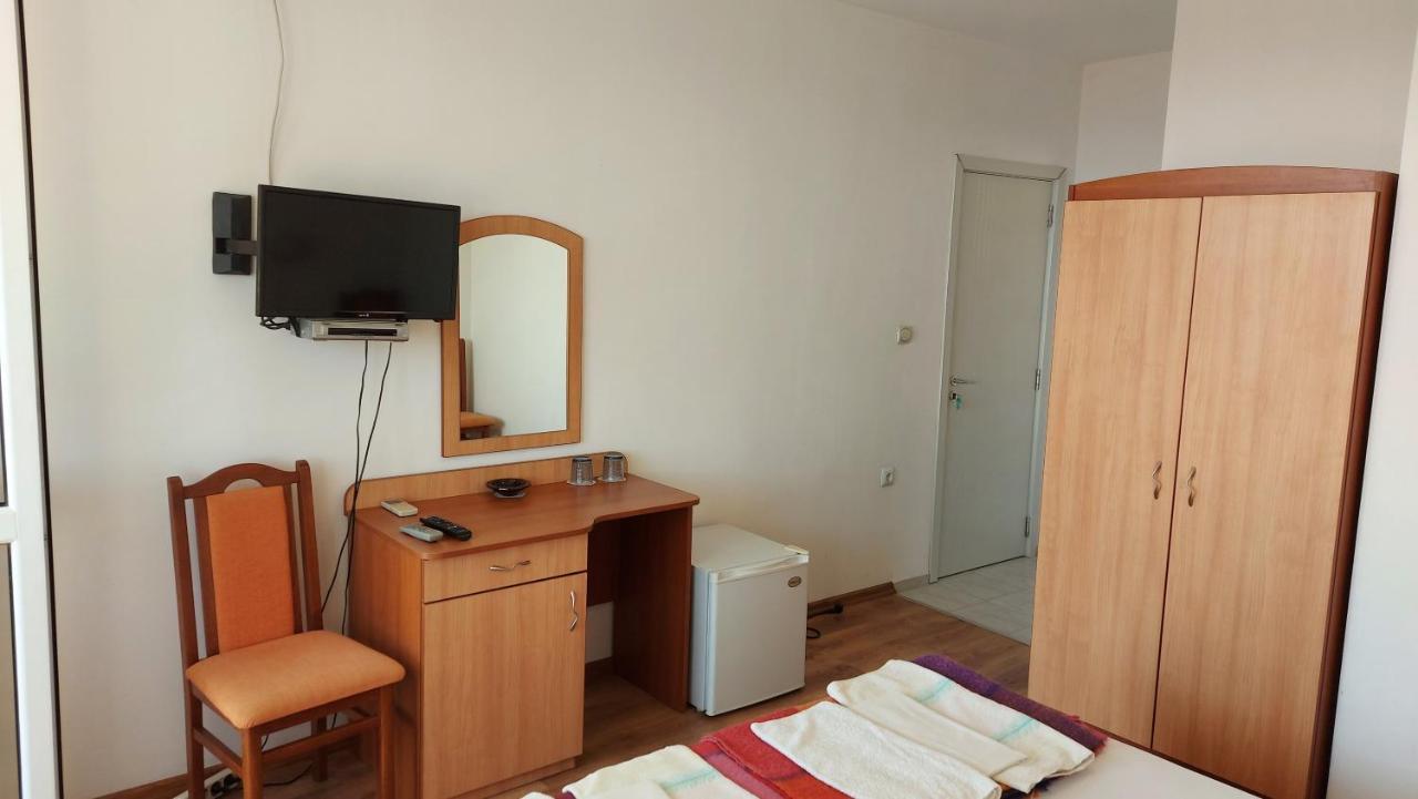 Guest House Rona - Free Parking And Sea View Свети-Влас Экстерьер фото