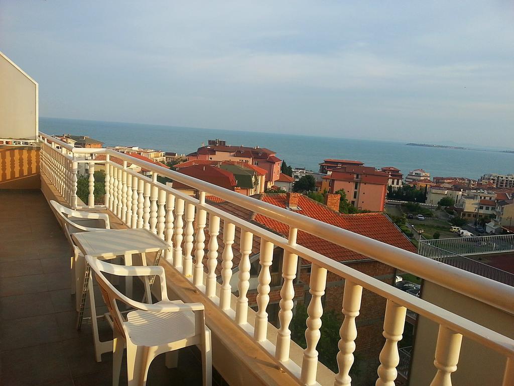 Guest House Rona - Free Parking And Sea View Свети-Влас Экстерьер фото